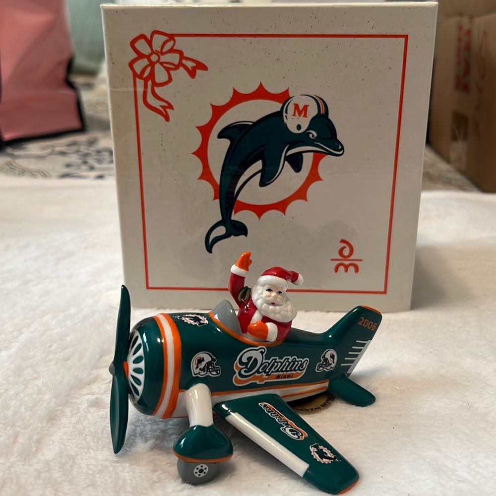 Danbury Mint 2006 Miami Dolphins ornament